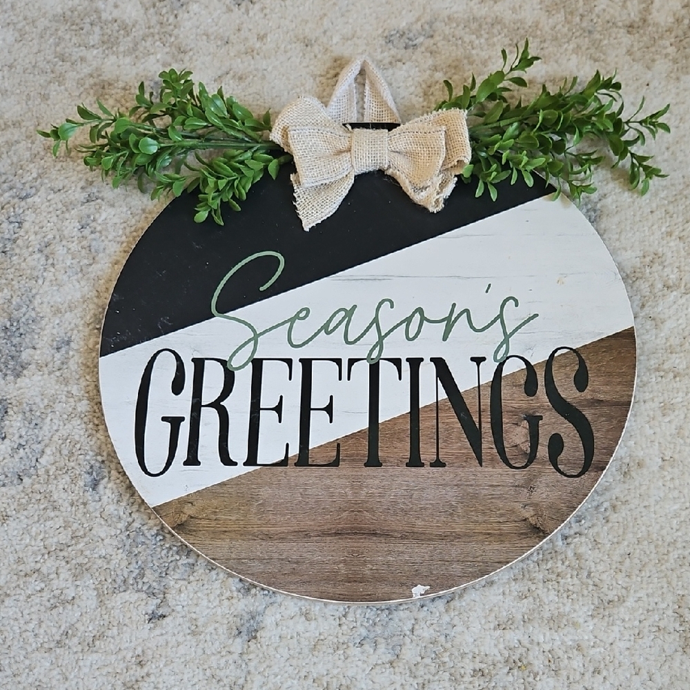 Season's Greetings Holiday Wall Decor